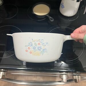 Country Cornflower pot by Corningware